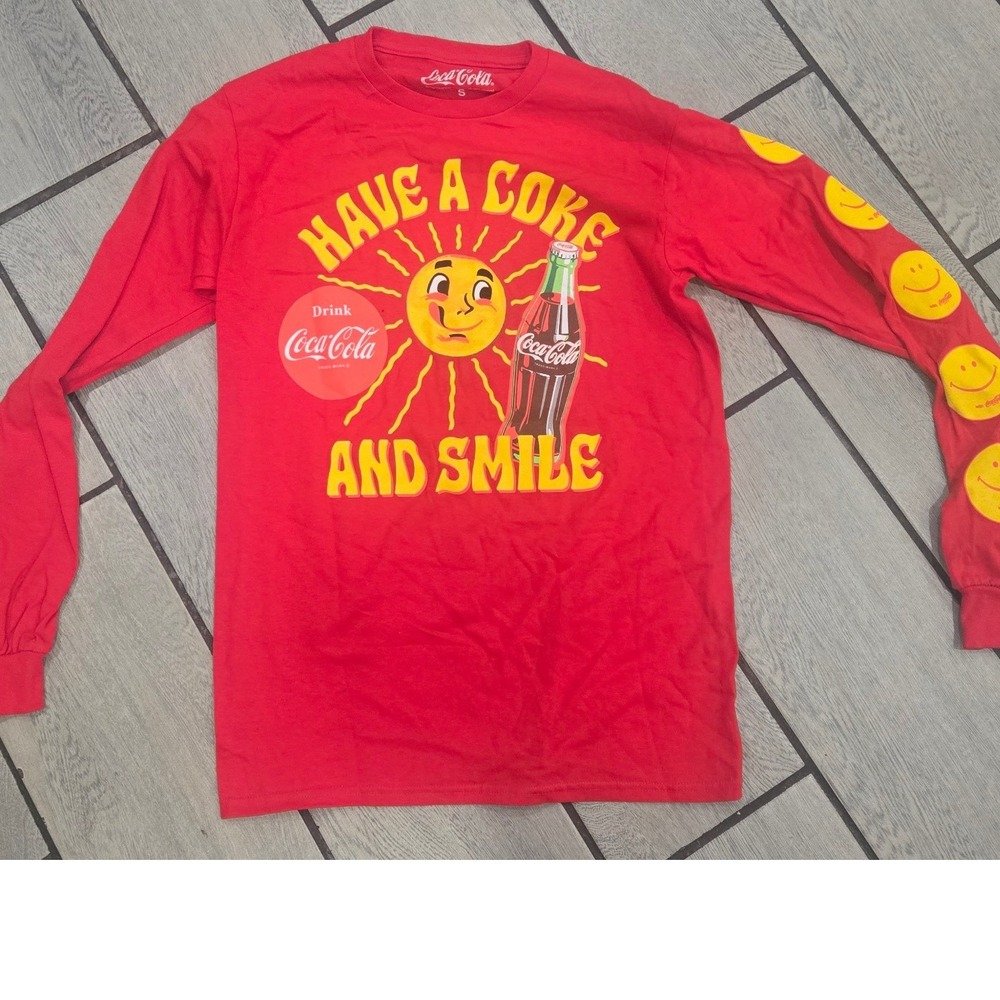 Coca-Cola Be Happy Smiley Face Graphic Long Sleeve T-Shirt Red Small Mens